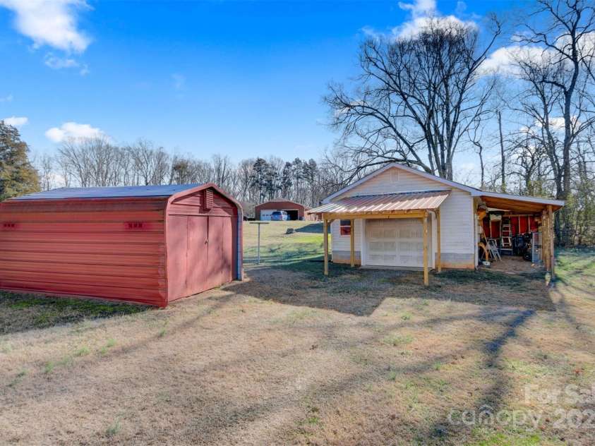 119 Loray Lane, Statesville, NC 28625.  MLS# CAR4245971, YatesRealty ID 16359. 