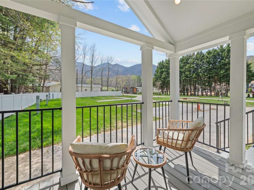 79 Getaway Lane, Maggie Valley, NC 28751.  MLS# CAR4370399, YatesRealty ID 16359. 