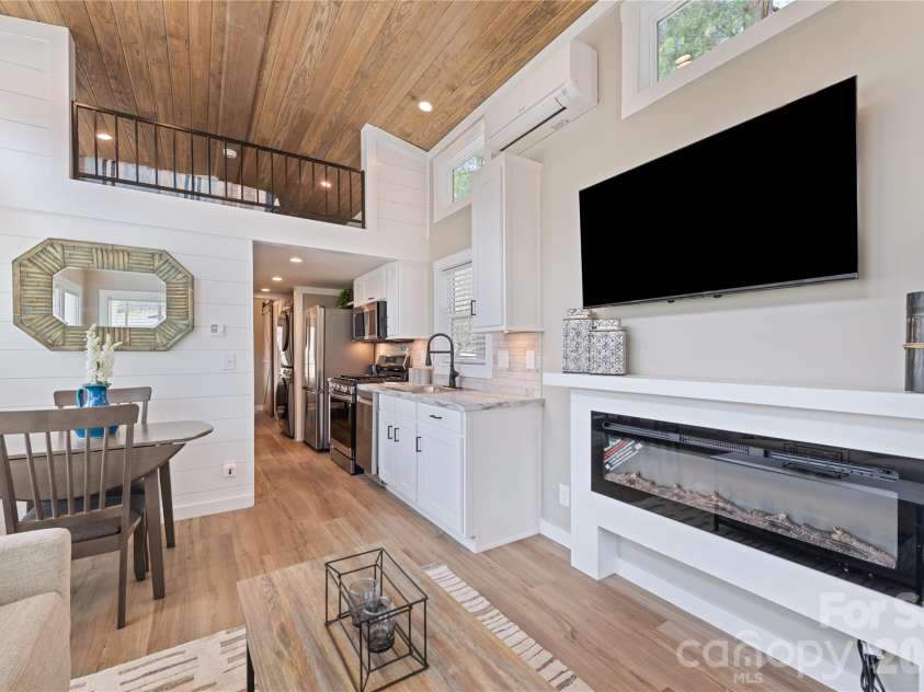 79 Getaway Lane, Maggie Valley, NC 28751.  MLS# CAR4370399, YatesRealty ID 16359. 