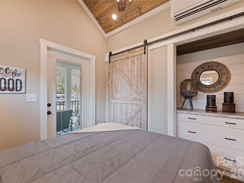 79 Getaway Lane, Maggie Valley, NC 28751.  MLS# CAR4370399, YatesRealty ID 16359. 