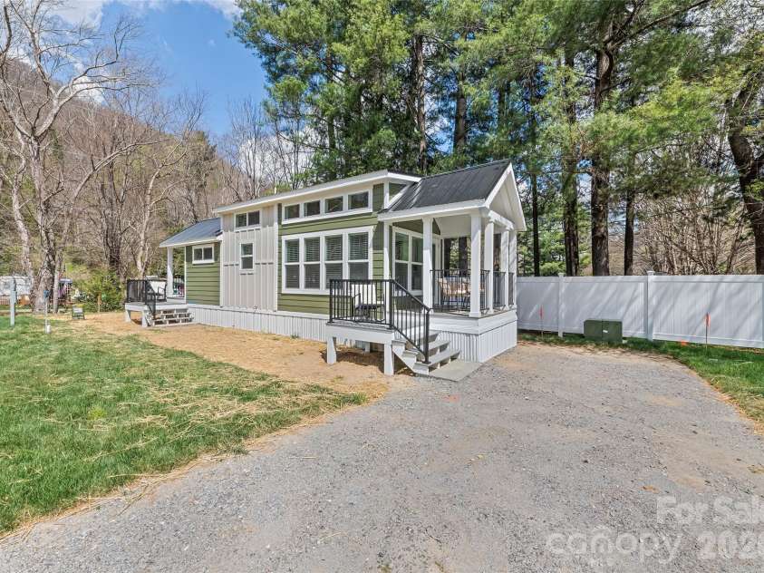 79 Getaway Lane, Maggie Valley, NC 28751.  MLS# CAR4370399, YatesRealty ID 16359. Original Photo