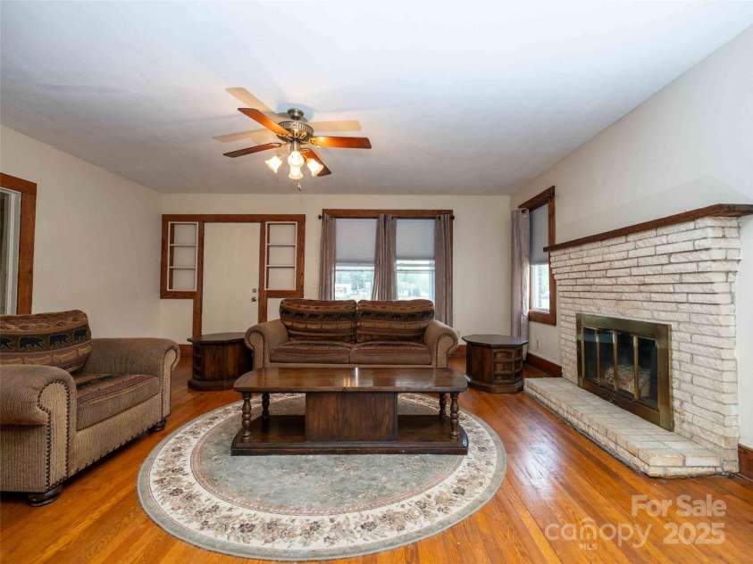 103 King Street, East Flat Rock, NC 28726.  MLS# CAR4229191, YatesRealty ID 1636. 