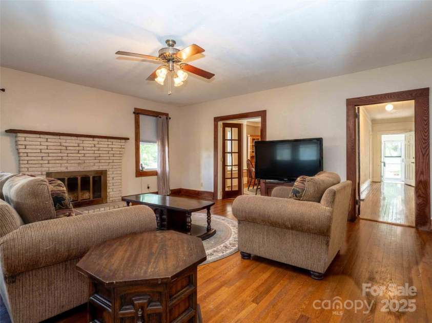 103 King Street, East Flat Rock, NC 28726.  MLS# CAR4229191, YatesRealty ID 1636. 