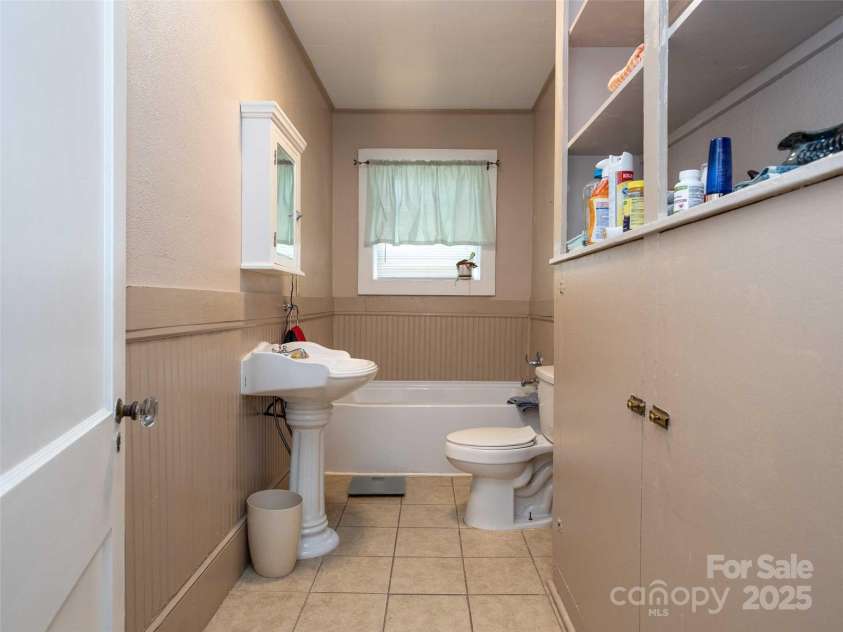 103 King Street, East Flat Rock, NC 28726.  MLS# CAR4229191, YatesRealty ID 1636. 