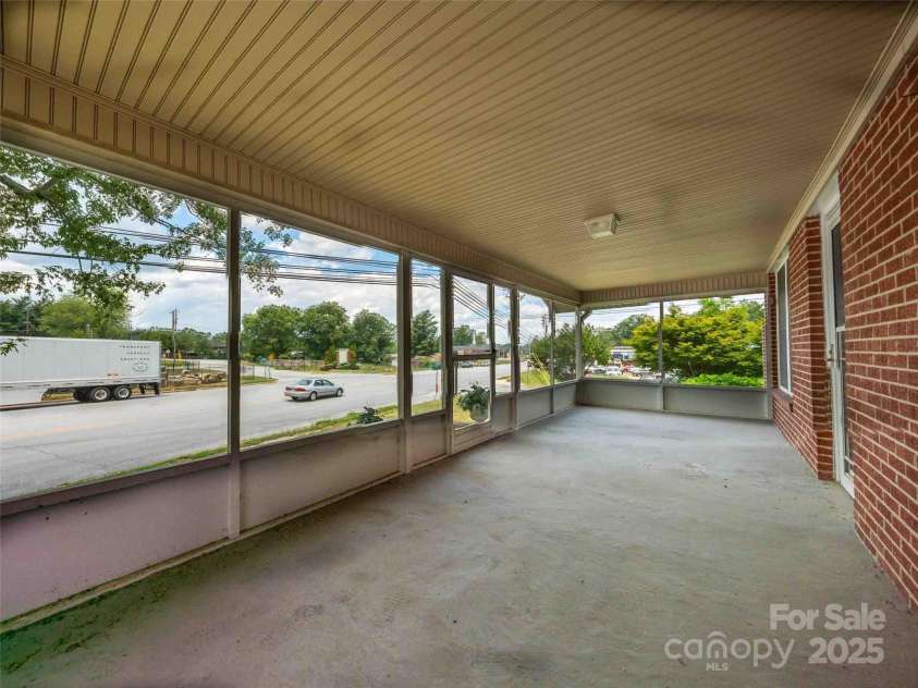 103 King Street, East Flat Rock, NC 28726.  MLS# CAR4229191, YatesRealty ID 1636. 