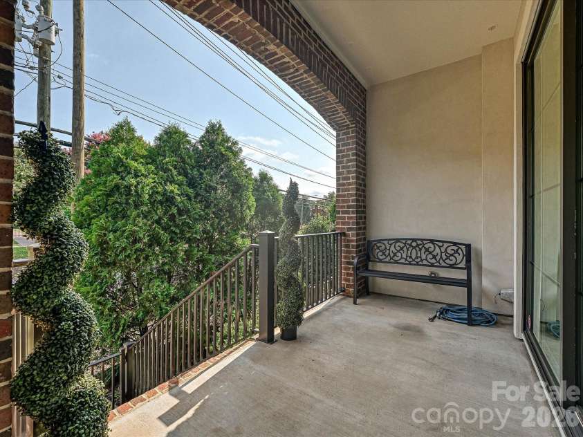 4022 City Homes Place, Charlotte, NC 28209.  MLS# CAR4345383, YatesRealty ID 1636. 