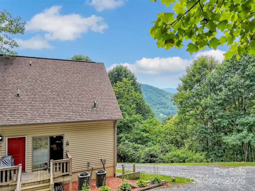 4823 Max Patch Road, Clyde, NC 28721.  MLS# CAR4296114, YatesRealty ID 1636. 