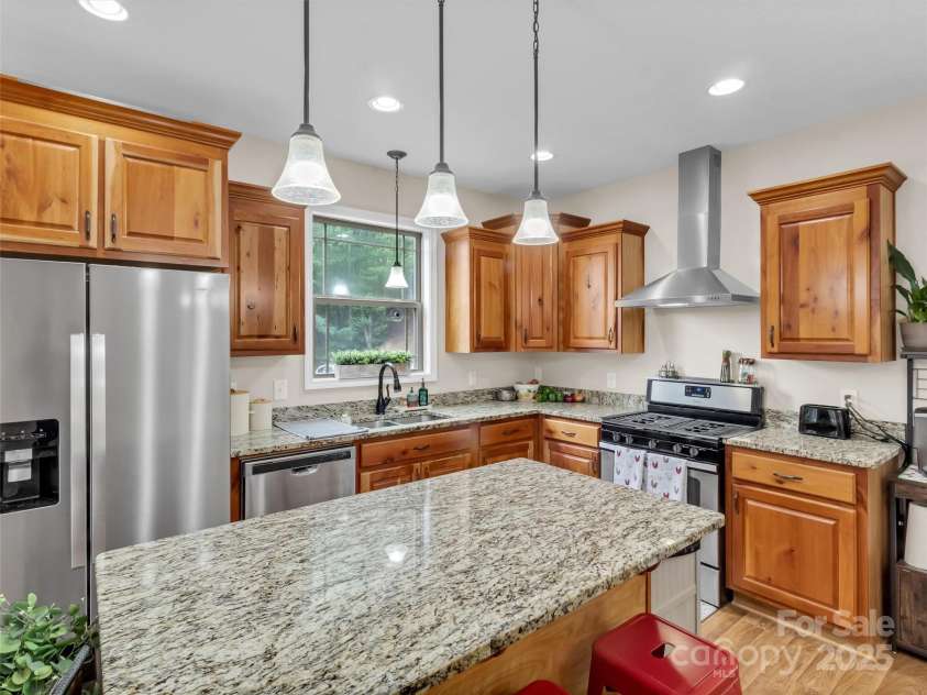 4823 Max Patch Road, Clyde, NC 28721.  MLS# CAR4296114, YatesRealty ID 1636. 