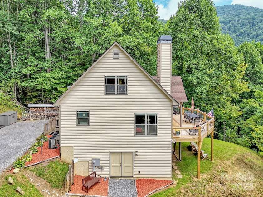 4823 Max Patch Road, Clyde, NC 28721.  MLS# CAR4296114, YatesRealty ID 1636. 