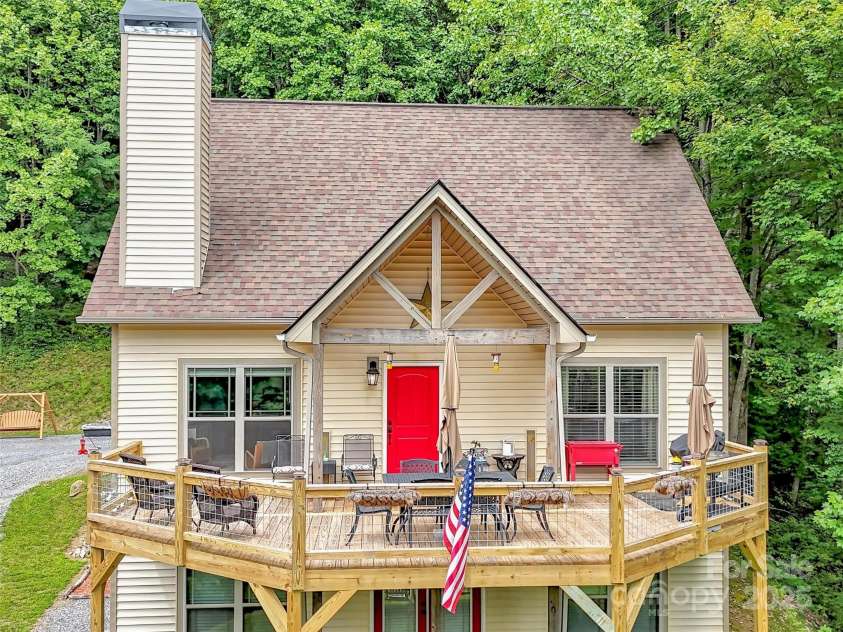 4823 Max Patch Road, Clyde, NC 28721.  MLS# CAR4296114, YatesRealty ID 1636. 