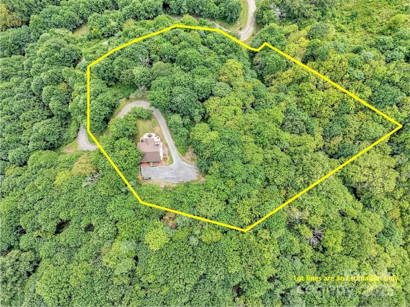 4823 Max Patch Road, Clyde, NC 28721.  MLS# CAR4296114, YatesRealty ID 1636. 