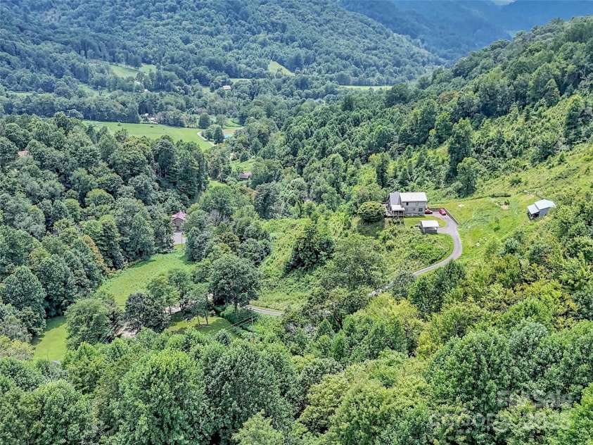 4823 Max Patch Road, Clyde, NC 28721.  MLS# CAR4296114, YatesRealty ID 1636. 