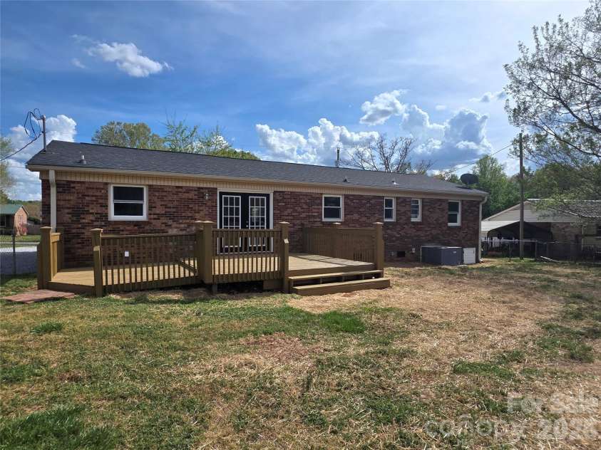 104 Lou Drive, Gastonia, NC 28052.  MLS# CAR4364630, YatesRealty ID 16360. 