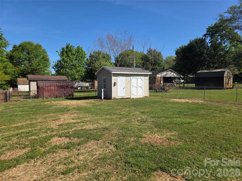 104 Lou Drive, Gastonia, NC 28052.  MLS# CAR4364630, YatesRealty ID 16360. 