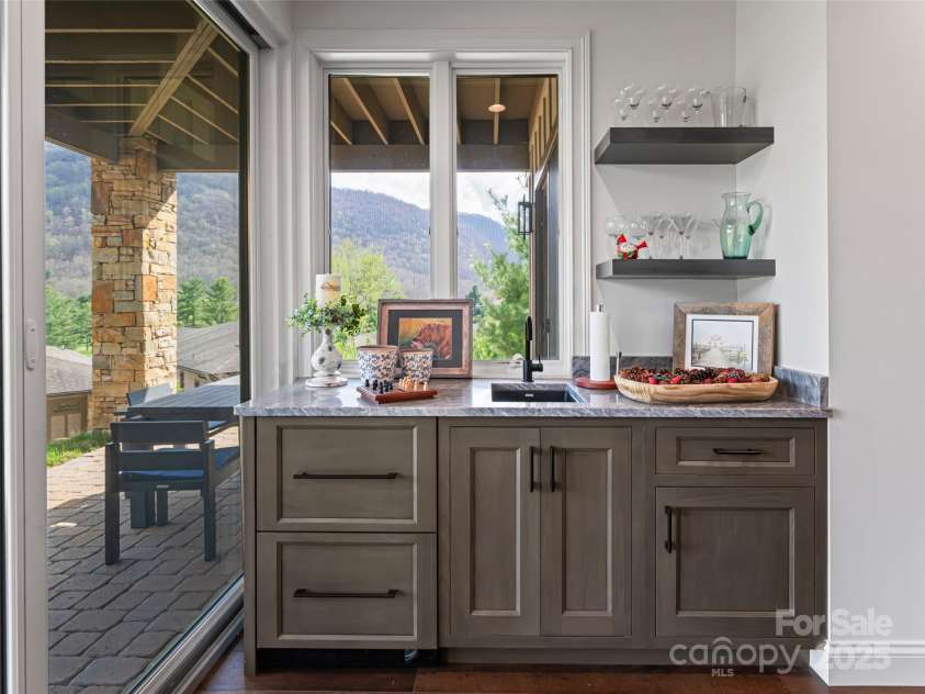 173 Southpoint Ridge, Maggie Valley, NC 28751.  MLS# CAR4254266, YatesRealty ID 16360. 
