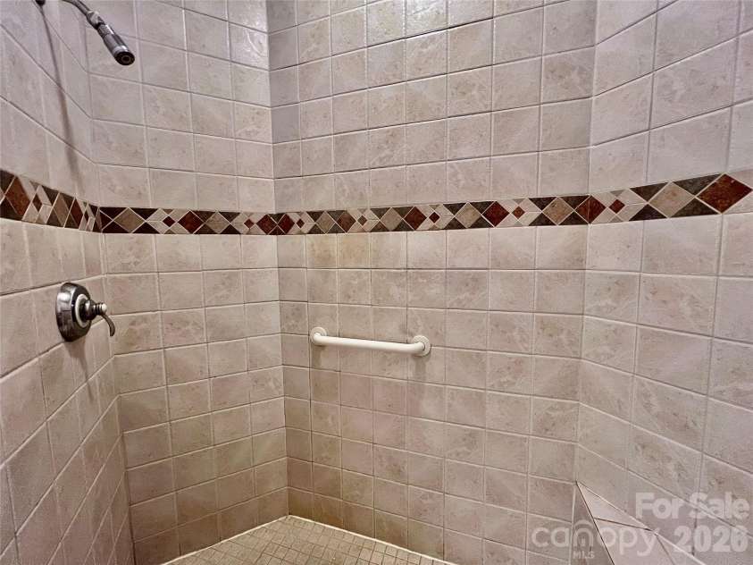 7 Curtis Drive, Hendersonville, NC 28739.  MLS# CAR4372941, YatesRealty ID 16361. Walk-In Primary Shower