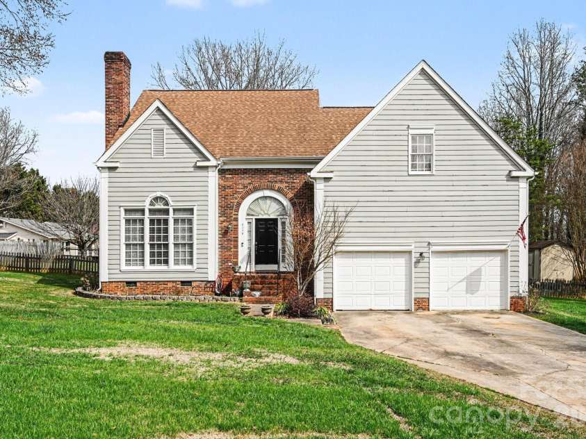 3110 Ivy Creek Road, Gastonia, NC 28056.  MLS# CAR4353331, YatesRealty ID 16362. 