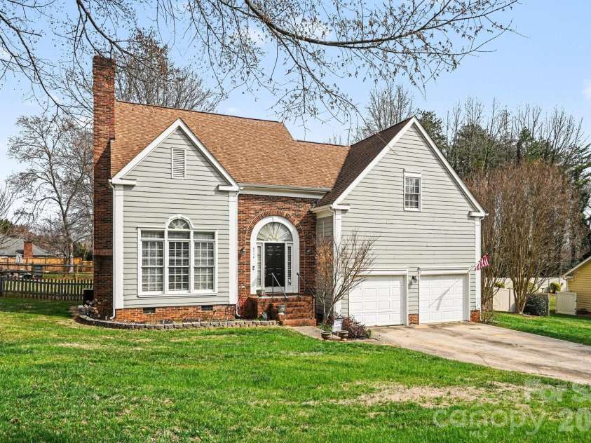 3110 Ivy Creek Road, Gastonia, NC 28056.  MLS# CAR4353331, YatesRealty ID 16362. 