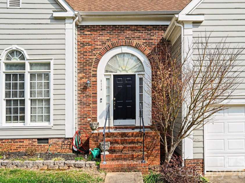 3110 Ivy Creek Road, Gastonia, NC 28056.  MLS# CAR4353331, YatesRealty ID 16362. 