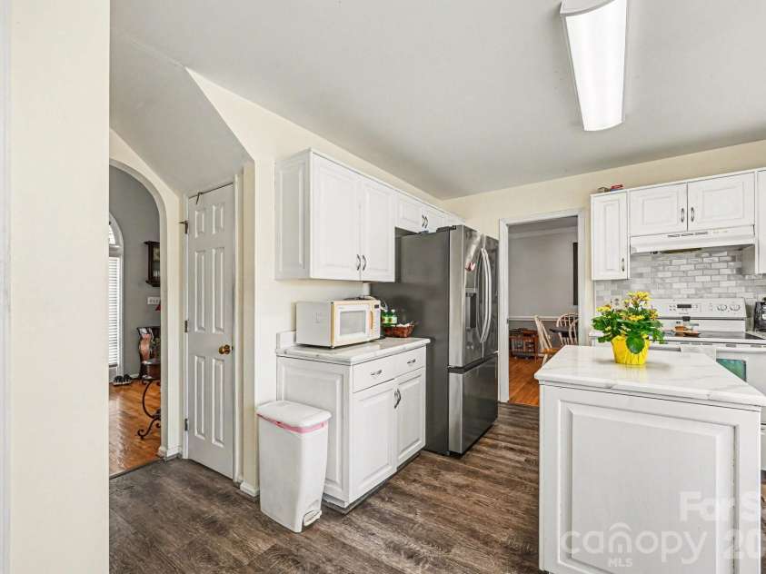 3110 Ivy Creek Road, Gastonia, NC 28056.  MLS# CAR4353331, YatesRealty ID 16362. 