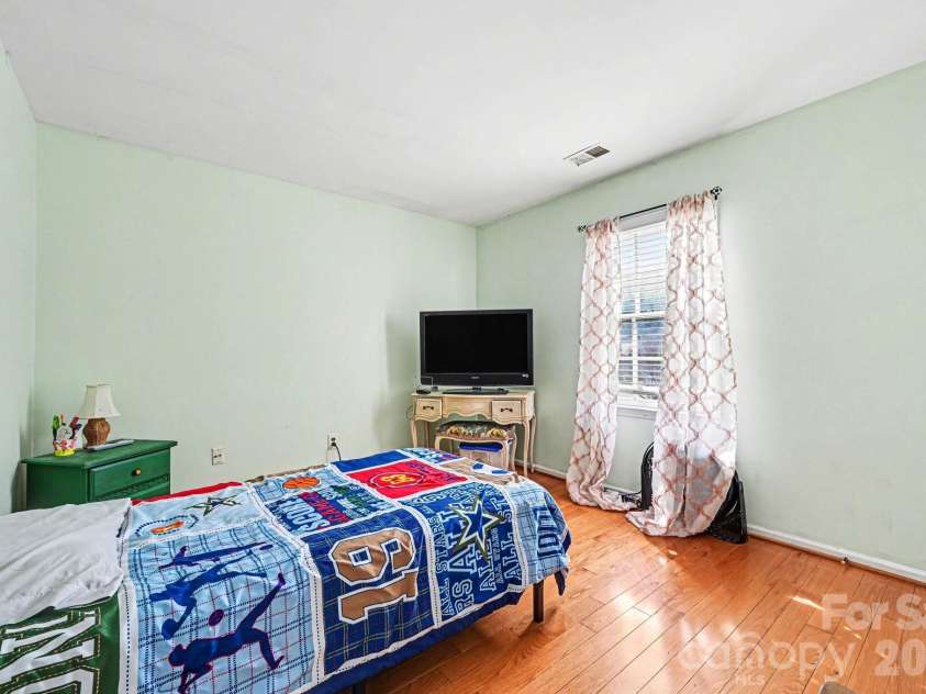 3110 Ivy Creek Road, Gastonia, NC 28056.  MLS# CAR4353331, YatesRealty ID 16362. 