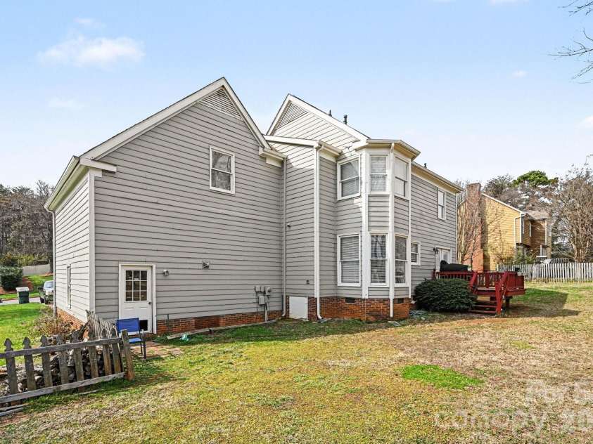 3110 Ivy Creek Road, Gastonia, NC 28056.  MLS# CAR4353331, YatesRealty ID 16362. 