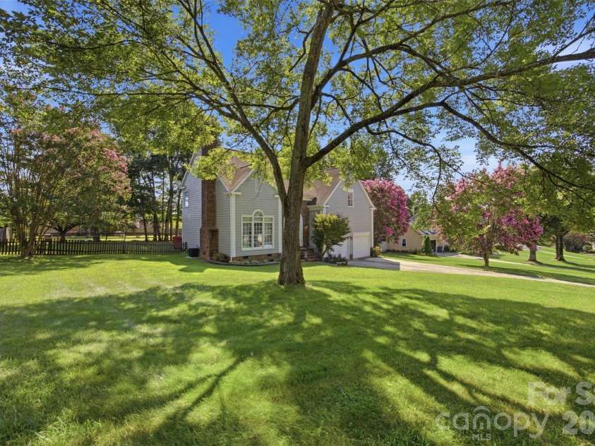 3110 Ivy Creek Road, Gastonia, NC 28056.  MLS# CAR4411311, YatesRealty ID 16362. 