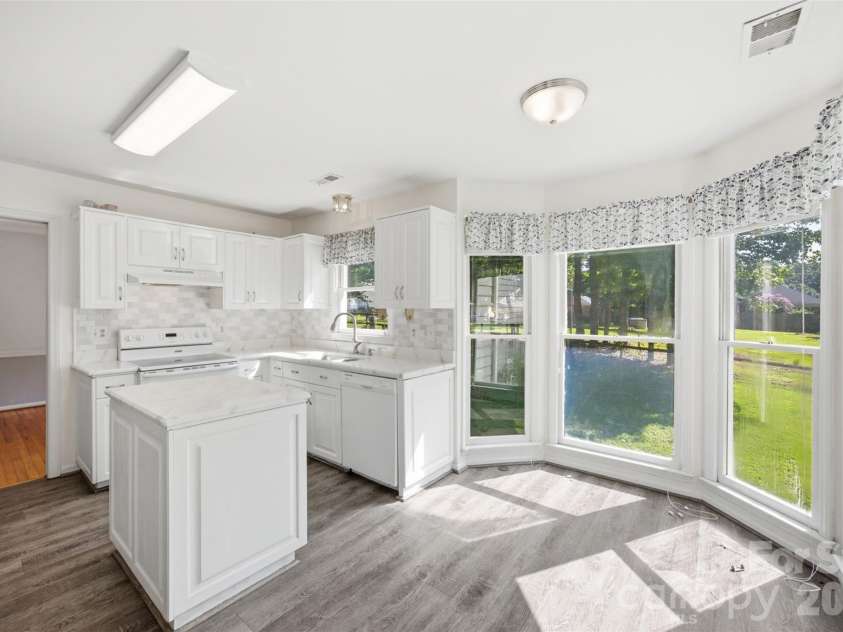 3110 Ivy Creek Road, Gastonia, NC 28056.  MLS# CAR4411311, YatesRealty ID 16362. 
