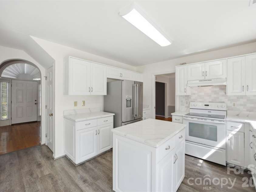 3110 Ivy Creek Road, Gastonia, NC 28056.  MLS# CAR4411311, YatesRealty ID 16362. 