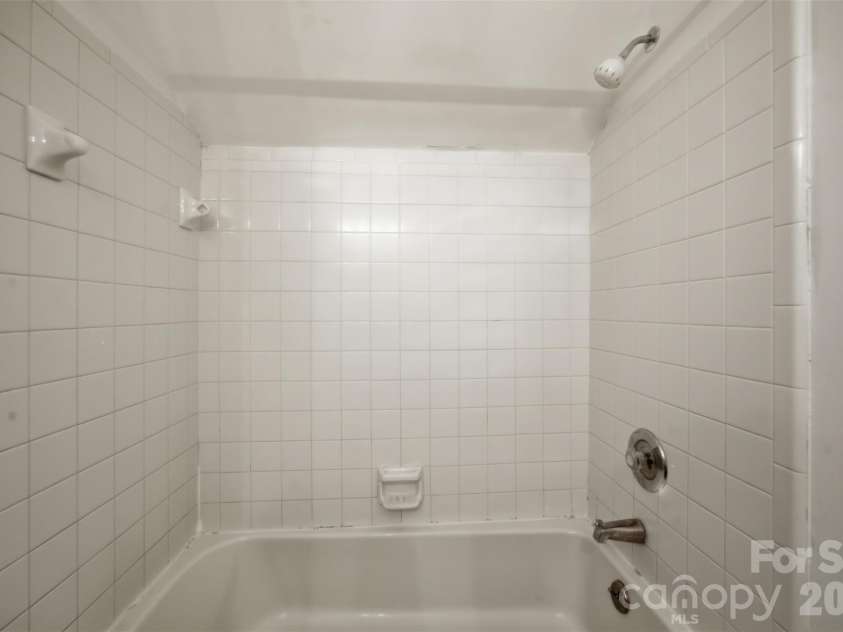 3110 Ivy Creek Road, Gastonia, NC 28056.  MLS# CAR4411311, YatesRealty ID 16362. 