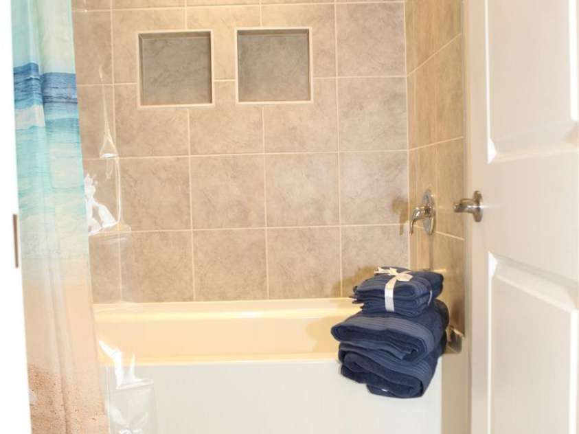 1727 grace Lane, Charlotte, NC 28262.  MLS# CAR4256496, YatesRealty ID 16363. 