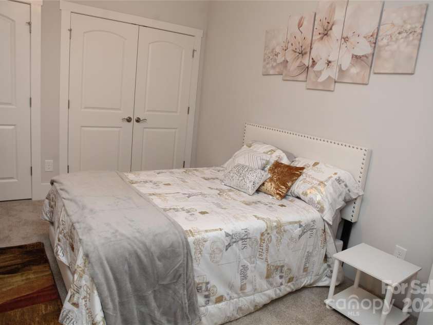 1727 grace Lane, Charlotte, NC 28262.  MLS# CAR4256496, YatesRealty ID 16363. 