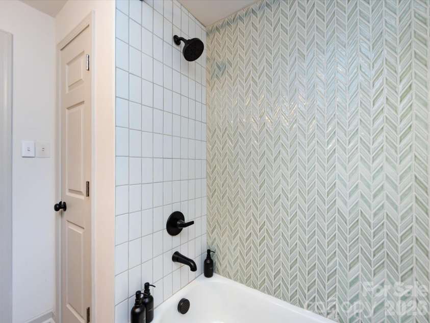 201 Browntown Road, Belmont, NC 28012.  MLS# CAR4363834, YatesRealty ID 16364. Hallway Full Bath