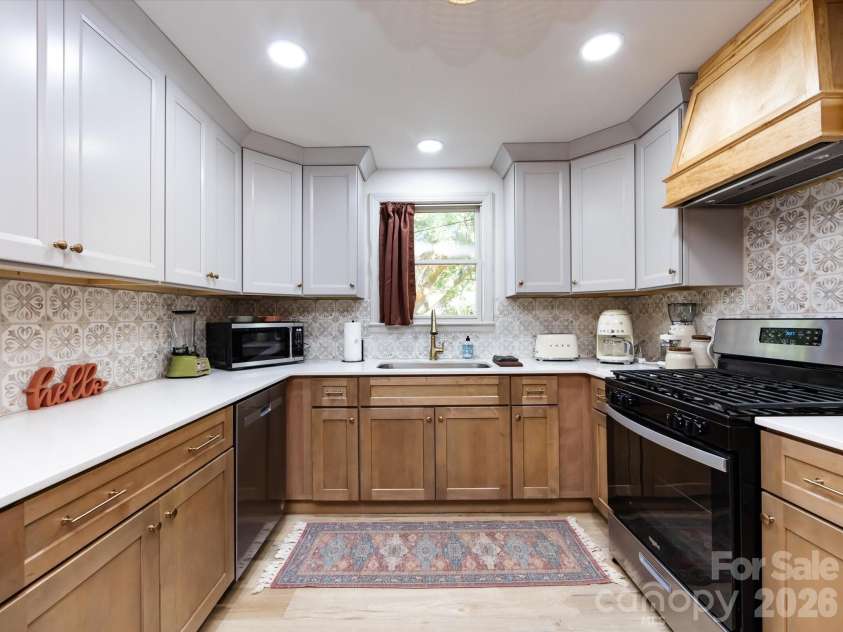 201 Browntown Road, Belmont, NC 28012.  MLS# CAR4363834, YatesRealty ID 16364. Kitchen