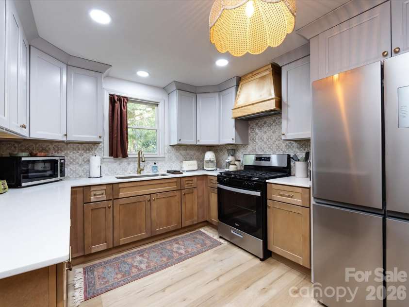 201 Browntown Road, Belmont, NC 28012.  MLS# CAR4363834, YatesRealty ID 16364. Kitchen