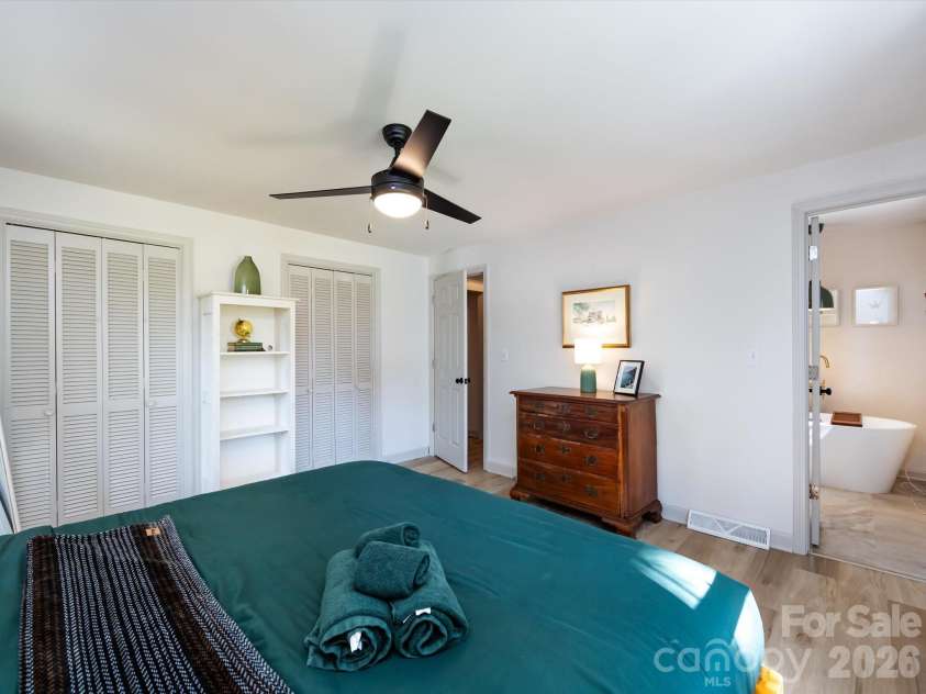 201 Browntown Road, Belmont, NC 28012.  MLS# CAR4363834, YatesRealty ID 16364. Primary Suite