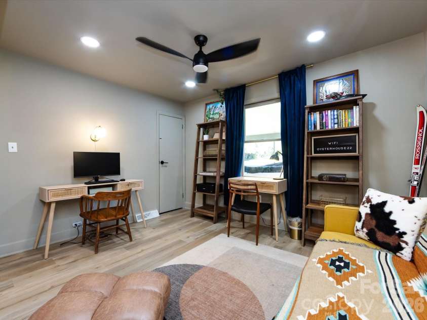 201 Browntown Road, Belmont, NC 28012.  MLS# CAR4363834, YatesRealty ID 16364. Study