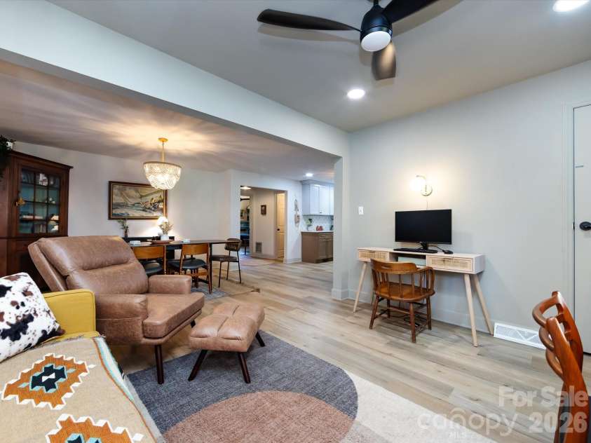 201 Browntown Road, Belmont, NC 28012.  MLS# CAR4363834, YatesRealty ID 16364. Study