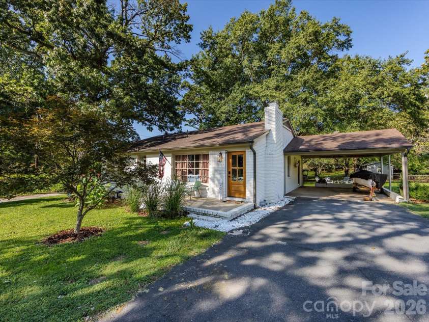 201 Browntown Road, Belmont, NC 28012.  MLS# CAR4363834, YatesRealty ID 16364. Welcome Home!