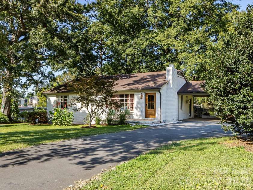 201 Browntown Road, Belmont, NC 28012.  MLS# CAR4363834, YatesRealty ID 16364. Welcome Home!