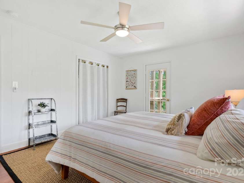 9 Mikayla Lane, Candler, NC 28715.  MLS# CAR4242075, YatesRealty ID 16364. 