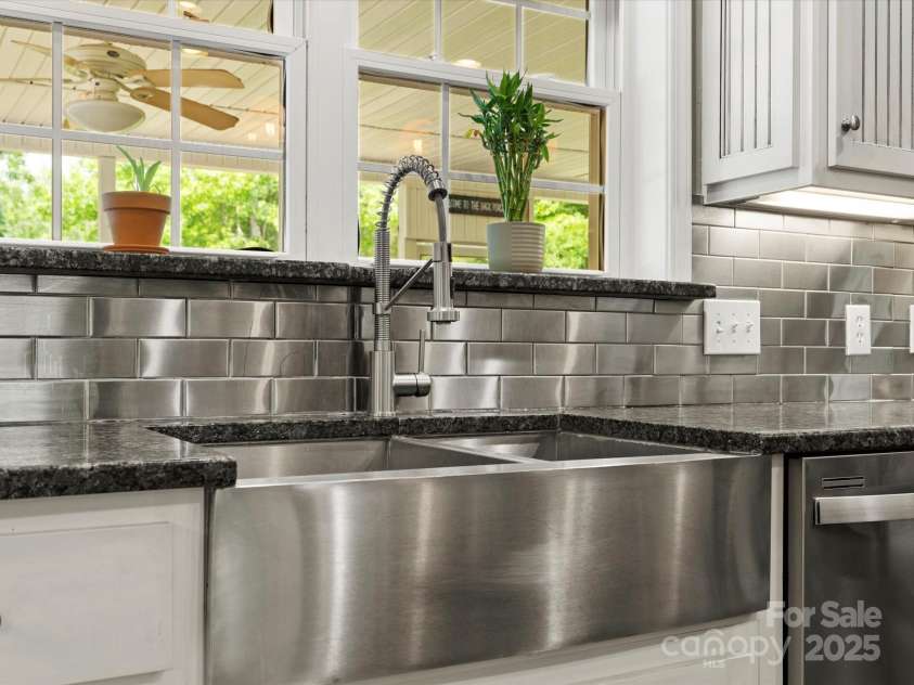 1010 Arabian Farm Road, Clover, SC 29710.  MLS# CAR4261171, YatesRealty ID 16365. 