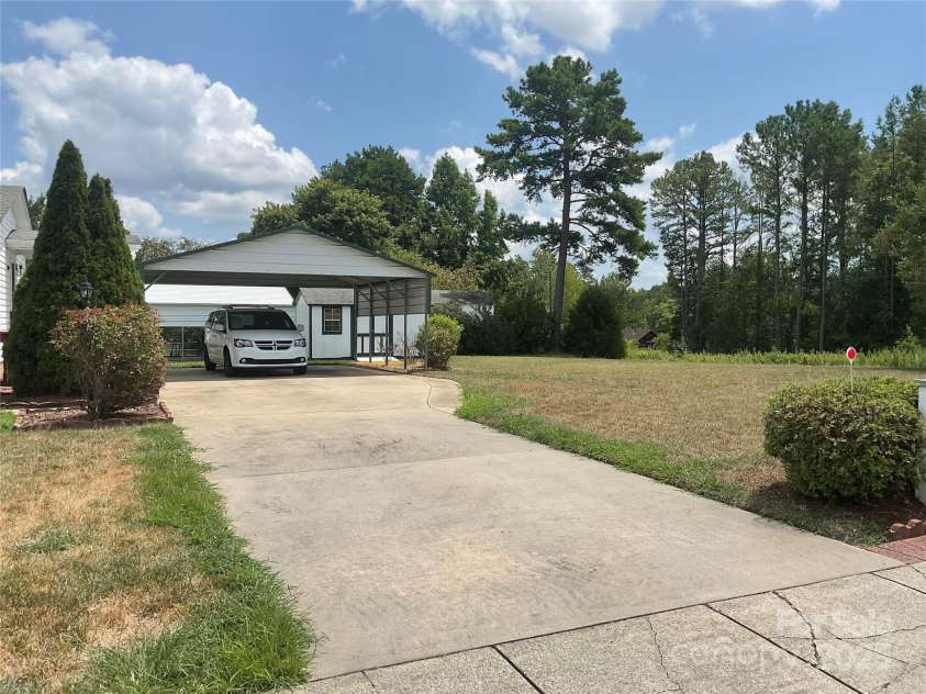 1695 Lemming Drive, Concord, NC 28025.  MLS# CAR4287250, YatesRealty ID 16365. DW