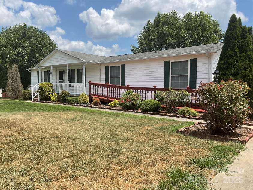 1695 Lemming Drive, Concord, NC 28025.  MLS# CAR4287250, YatesRealty ID 16365. Fromt