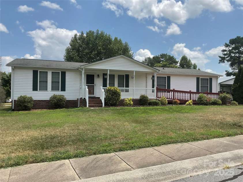 1695 Lemming Drive, Concord, NC 28025.  MLS# CAR4287250, YatesRealty ID 16365. Front