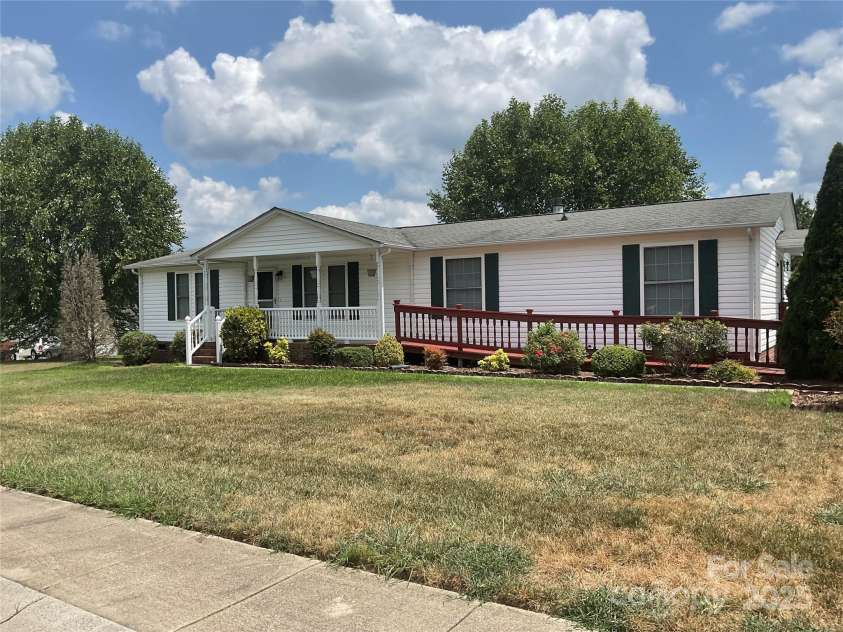 1695 Lemming Drive, Concord, NC 28025.  MLS# CAR4287250, YatesRealty ID 16365. Front