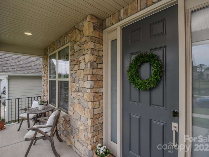 15216 Shallow Ridge Road, Charlotte, NC 28278.  MLS# CAR4264476, YatesRealty ID 16366. 