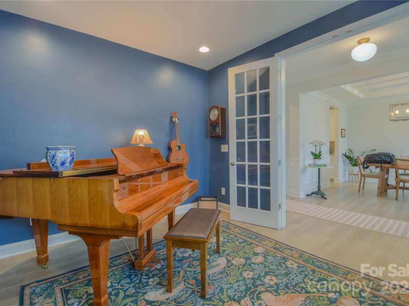 15216 Shallow Ridge Road, Charlotte, NC 28278.  MLS# CAR4264476, YatesRealty ID 16366. 