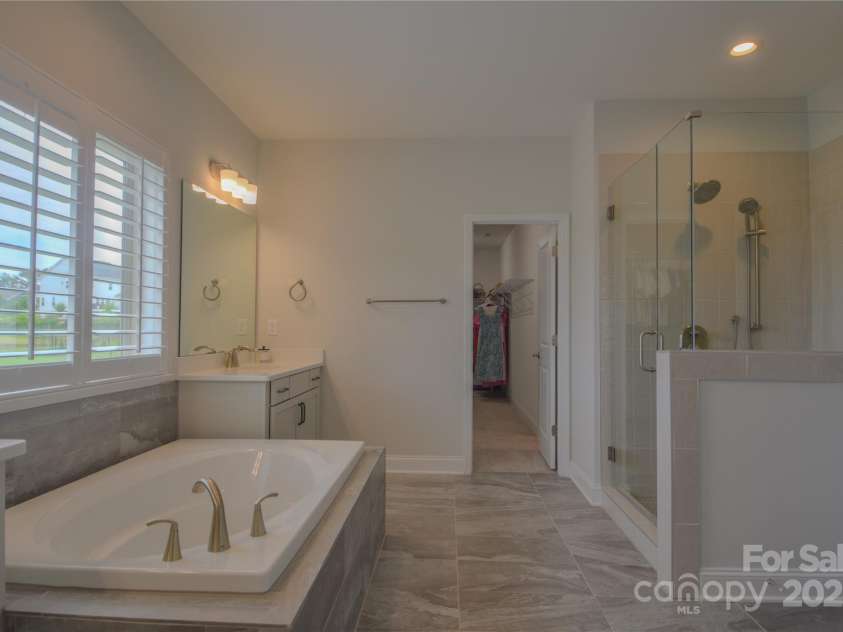 15216 Shallow Ridge Road, Charlotte, NC 28278.  MLS# CAR4264476, YatesRealty ID 16366. 