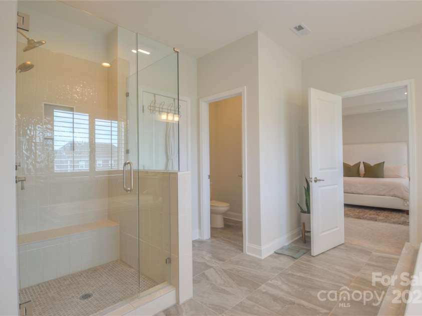 15216 Shallow Ridge Road, Charlotte, NC 28278.  MLS# CAR4264476, YatesRealty ID 16366. 